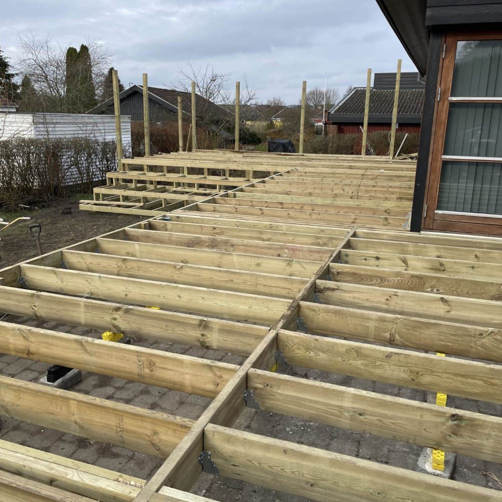 Bygning af træterrasse